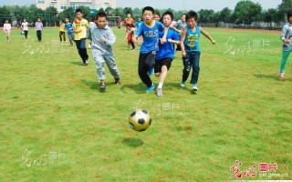 北方踢足球的男孩多吗，北方踢足球的男孩多吗知乎